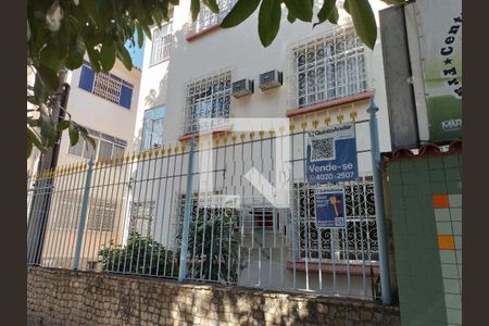 Apartamento à venda com 79m², 2 quartos e 1 vaga Apartamento à venda com 79m², 2 quartos e 1 vagaFachada