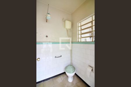 Casa para alugar com 171m², 2 quartos e 3 vagasBanheiro de Serviço