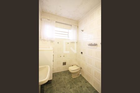 Casa para alugar com 171m², 2 quartos e 3 vagasBanheiro Social