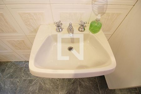 Casa para alugar com 171m², 2 quartos e 3 vagasBanheiro Social