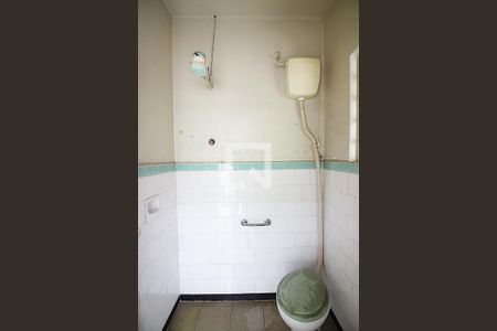 Casa para alugar com 171m², 2 quartos e 3 vagasBanheiro de Serviço