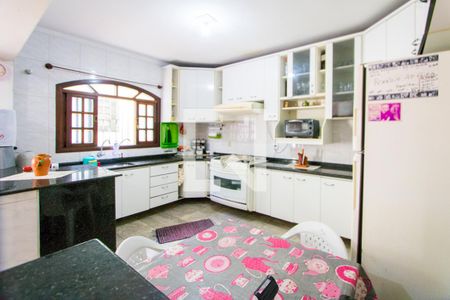 Casa à venda com 150m², 3 quartos e 3 vagas Casa à venda com 150m², 3 quartos e 3 vagasCozinha