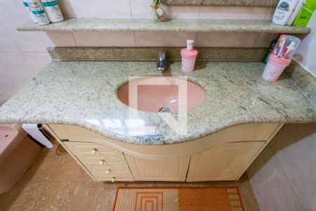 Casa à venda com 150m², 3 quartos e 3 vagas Casa à venda com 150m², 3 quartos e 3 vagasBanheiro social