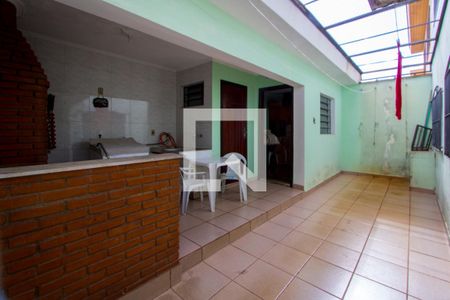 Casa à venda com 150m², 3 quartos e 3 vagas Casa à venda com 150m², 3 quartos e 3 vagasQuintal