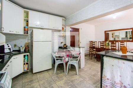 Casa à venda com 150m², 3 quartos e 3 vagas Casa à venda com 150m², 3 quartos e 3 vagasCozinha