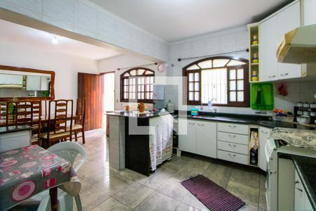 Casa à venda com 150m², 3 quartos e 3 vagas Casa à venda com 150m², 3 quartos e 3 vagasCozinha