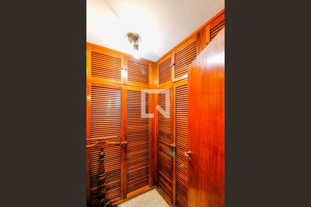 Apartamento à venda com 135m², 3 quartos e 2 vagas Apartamento à venda com 135m², 3 quartos e 2 vagasCloset Suíte