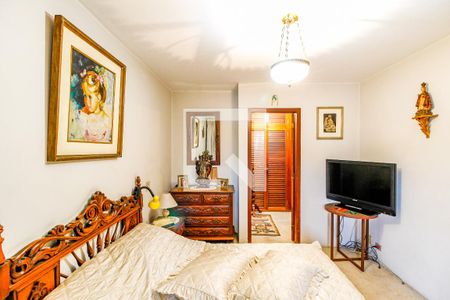 Apartamento à venda com 135m², 3 quartos e 2 vagas Apartamento à venda com 135m², 3 quartos e 2 vagasSuíte