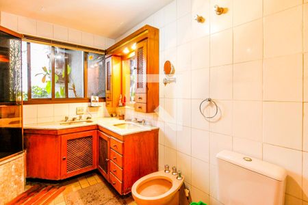 Apartamento à venda com 135m², 3 quartos e 2 vagas Apartamento à venda com 135m², 3 quartos e 2 vagasBanheiro Suíte