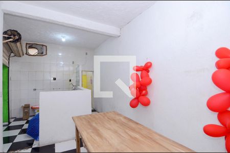 Casa à venda com 266m², 4 quartos e 2 vagasSalão - Garagem