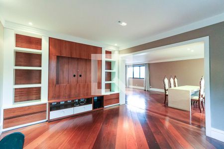 Apartamento à venda com 320m², 4 quartos e 4 vagasSala de TV