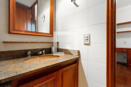 Apartamento à venda com 185m², 3 quartos e 3 vagasSuíte 2 - banheiro