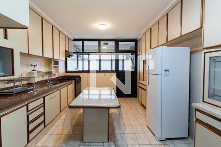 Apartamento à venda com 185m², 3 quartos e 3 vagasCozinha