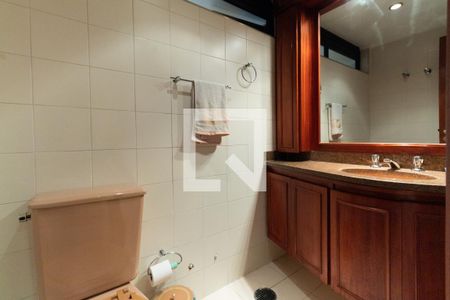 Apartamento à venda com 185m², 3 quartos e 3 vagasSuíte 3 - banheiro