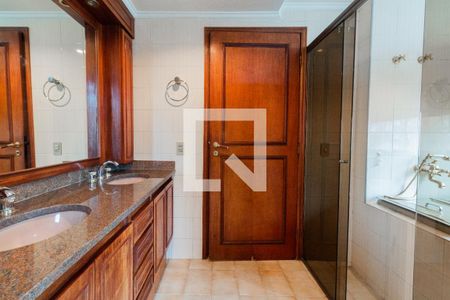 Apartamento à venda com 185m², 3 quartos e 3 vagasSuíte 1 - banheiro
