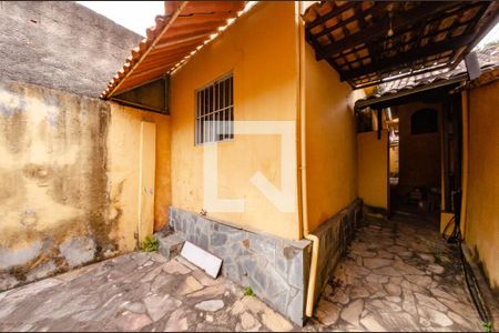 Casa à venda com 460m², 2 quartos e 2 vagasBarracão 1