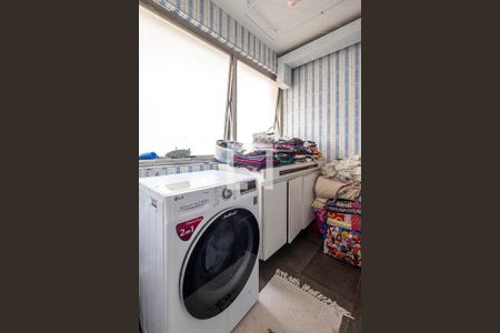 Apartamento à venda com 122m², 3 quartos e 1 vaga Apartamento à venda com 122m², 3 quartos e 1 vagaÁrea de Serviço