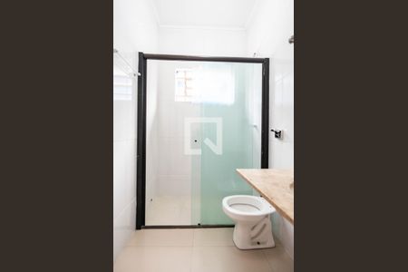 Casa à venda com 180m², 3 quartos e 2 vagas Casa à venda com 180m², 3 quartos e 2 vagasBanheiro