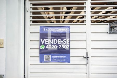 Casa à venda com 180m², 3 quartos e 2 vagas Casa à venda com 180m², 3 quartos e 2 vagasPlaquinha