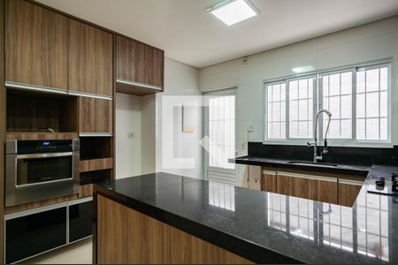 Casa à venda com 180m², 3 quartos e 2 vagas Casa à venda com 180m², 3 quartos e 2 vagasCozinha