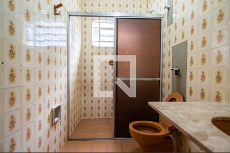 Casa à venda com 180m², 3 quartos e 2 vagas Casa à venda com 180m², 3 quartos e 2 vagasBanheiro da Suíte