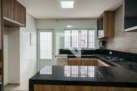 Casa à venda com 180m², 3 quartos e 2 vagas Casa à venda com 180m², 3 quartos e 2 vagasCozinha