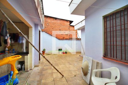 Casa à venda com 200m², 2 quartos e 3 vagasQuintal / Área de Serviço