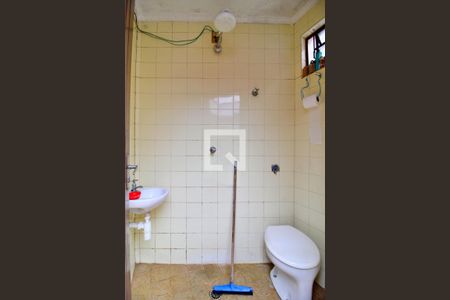 Casa à venda com 200m², 2 quartos e 3 vagasBanheiro de Serviço