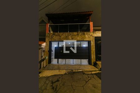 Casa à venda com 154m², 3 quartos e 2 vagas Casa à venda com 154m², 3 quartos e 2 vagasFachada