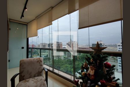 Apartamento à venda com 185m², 2 quartos e 1 vaga Apartamento à venda com 185m², 2 quartos e 1 vagaVaranda