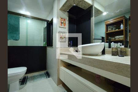 Apartamento à venda com 185m², 2 quartos e 1 vaga Apartamento à venda com 185m², 2 quartos e 1 vagaBanheiro da Suíte 2