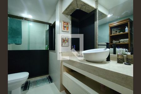 Apartamento à venda com 185m², 2 quartos e 1 vaga Apartamento à venda com 185m², 2 quartos e 1 vagaBanheiro da Suíte 2