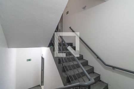 Apartamento para alugar com 45m², 1 quarto e sem vaga Apartamento para alugar com 45m², 1 quarto e sem vagaEscadas