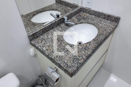 Apartamento à venda com 55m², 2 quartos e 1 vaga Apartamento à venda com 55m², 2 quartos e 1 vagaBanheiro