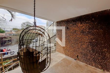 Casa à venda com 420m², 2 quartos e 1 vaga Casa à venda com 420m², 2 quartos e 1 vagaQuintal