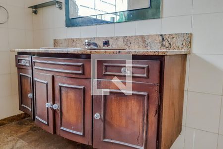 Casa à venda com 420m², 2 quartos e 1 vaga Casa à venda com 420m², 2 quartos e 1 vagaBanheiro