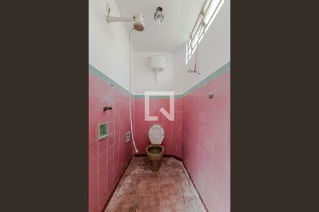 Casa à venda com 420m², 2 quartos e 1 vaga Casa à venda com 420m², 2 quartos e 1 vagaBanheiro de serviço