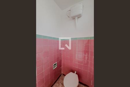 Casa à venda com 420m², 2 quartos e 1 vaga Casa à venda com 420m², 2 quartos e 1 vagaBanheiro de serviço