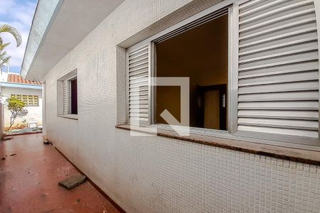 Casa à venda com 420m², 2 quartos e 1 vaga Casa à venda com 420m², 2 quartos e 1 vagaQuintal