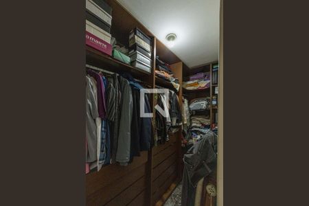 Casa à venda com 129m², 3 quartos e 2 vagas Casa à venda com 129m², 3 quartos e 2 vagasCloset Suite