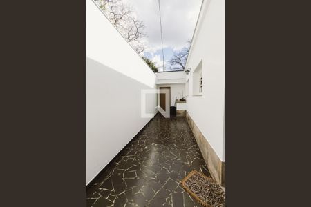 Casa à venda com 438m², 4 quartos e 4 vagas Casa à venda com 438m², 4 quartos e 4 vagasQuintal