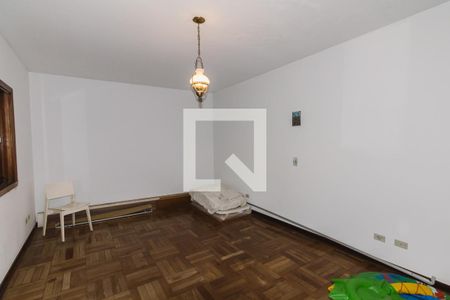 Casa à venda com 438m², 4 quartos e 4 vagas Casa à venda com 438m², 4 quartos e 4 vagasEdícula Quarto 2