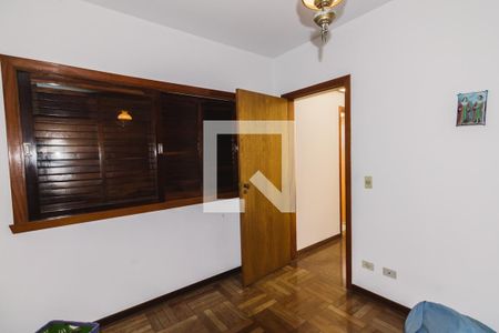 Casa à venda com 438m², 4 quartos e 4 vagas Casa à venda com 438m², 4 quartos e 4 vagasEdícula Quarto 1