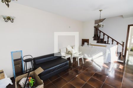 Casa à venda com 438m², 4 quartos e 4 vagas Casa à venda com 438m², 4 quartos e 4 vagasEdícula Sala