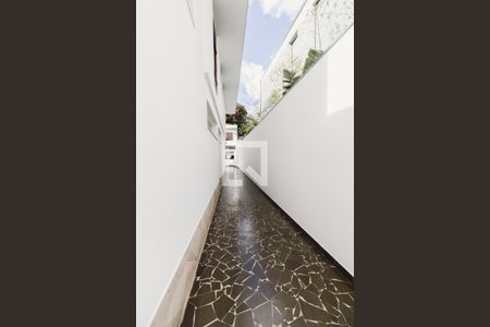 Casa à venda com 438m², 4 quartos e 4 vagas Casa à venda com 438m², 4 quartos e 4 vagasQuintal