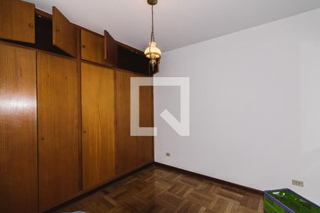 Casa à venda com 438m², 4 quartos e 4 vagas Casa à venda com 438m², 4 quartos e 4 vagasEdícula Quarto 1