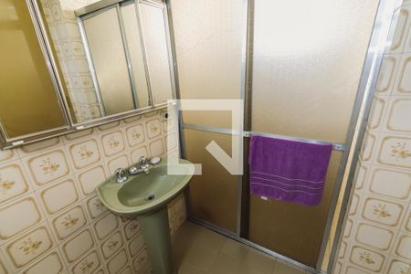 Casa à venda com 438m², 4 quartos e 4 vagas Casa à venda com 438m², 4 quartos e 4 vagasEdícula Banheiro