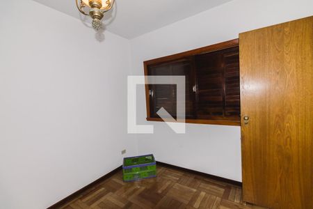 Casa à venda com 438m², 4 quartos e 4 vagas Casa à venda com 438m², 4 quartos e 4 vagasEdícula Quarto 1