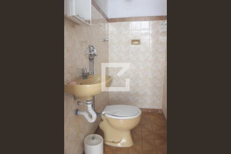 Casa à venda com 250m², 4 quartos e 2 vagasBanheiro dos Fundo