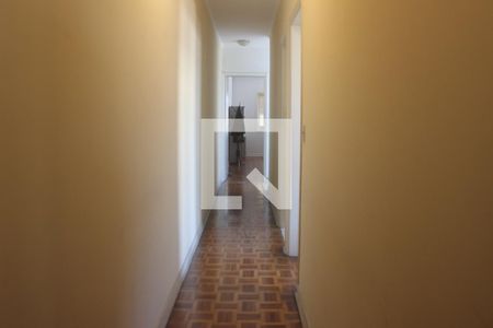 Casa à venda com 250m², 4 quartos e 2 vagasCorredor dos quartos